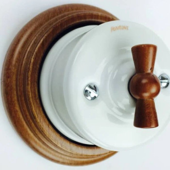 INTERRUPTOR DE PORCELANA BLANCA, MANETA MADERA MIEL