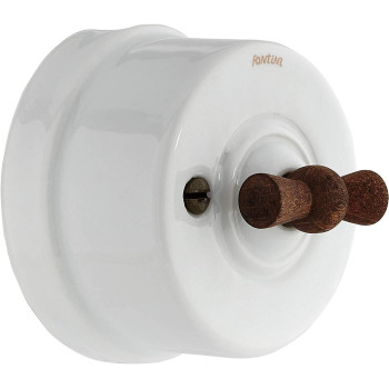 INT. PERSIANAS, PORCELANA BLANCA, MANETA MADERA ENVEJECIDA