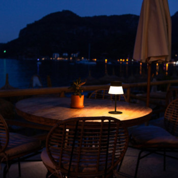 Lampara de mesa IP54 Deco LED 2,8W 3000K negro